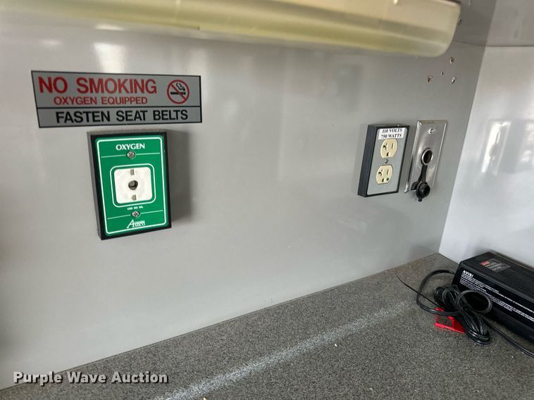 image for item EN5133 2008 GMC C4500 ambulance