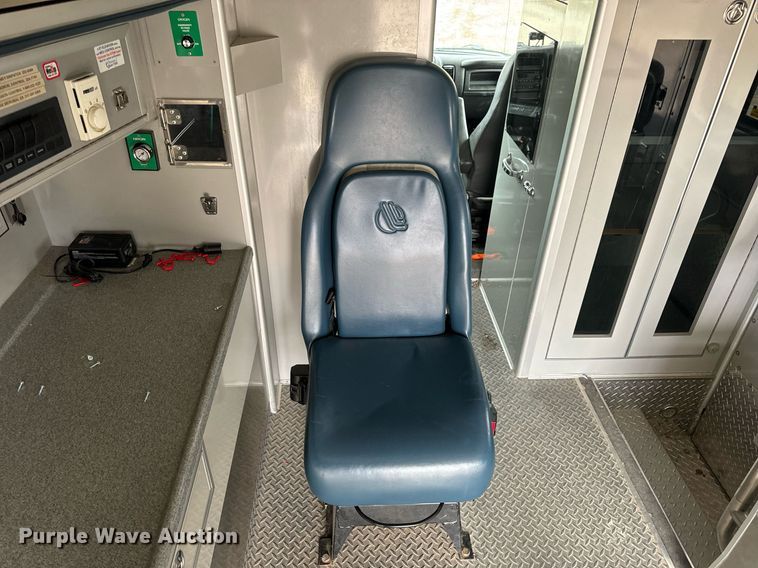 image for item EN5133 2008 GMC C4500 ambulance