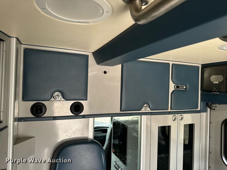 image for item EN5133 2008 GMC C4500 ambulance