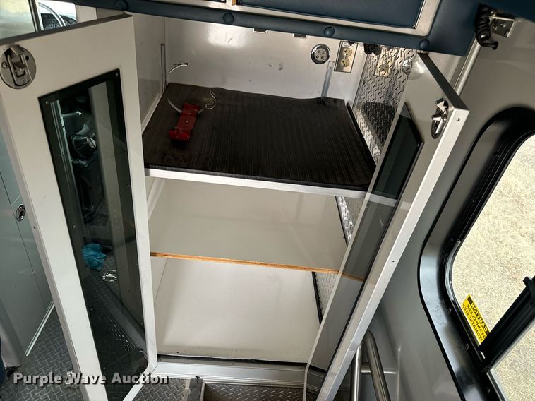 image for item EN5133 2008 GMC C4500 ambulance