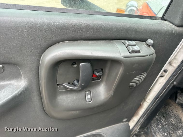 image for item EN5133 2008 GMC C4500 ambulance