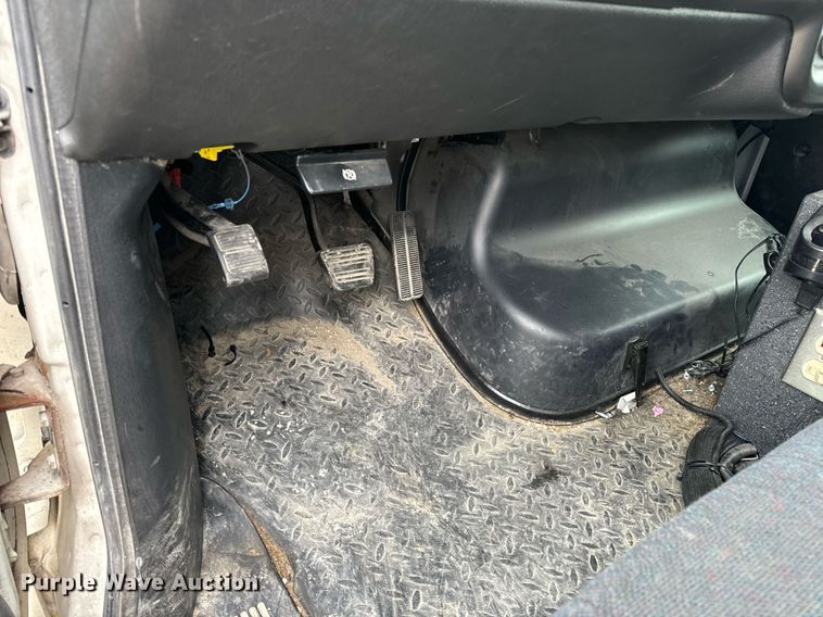 image for item EN5133 2008 GMC C4500 ambulance