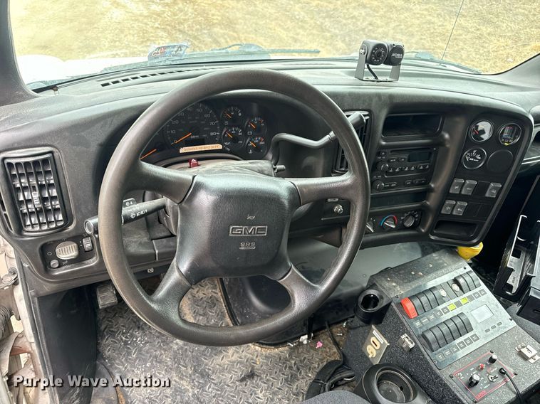 image for item EN5133 2008 GMC C4500 ambulance