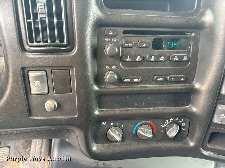 image for item EN5133 2008 GMC C4500 ambulance