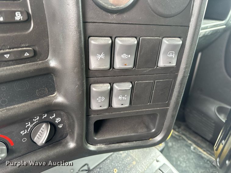 image for item EN5133 2008 GMC C4500 ambulance