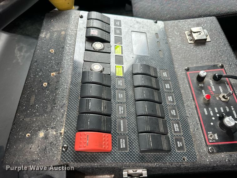 image for item EN5133 2008 GMC C4500 ambulance