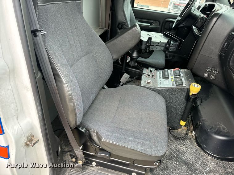 image for item EN5133 2008 GMC C4500 ambulance