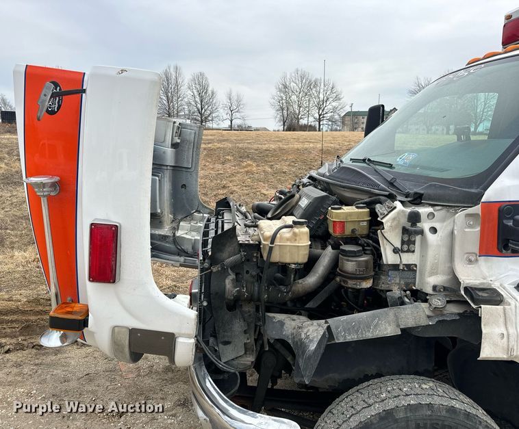 image for item EN5133 2008 GMC C4500 ambulance