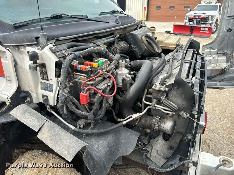 image for item EN5133 2008 GMC C4500 ambulance