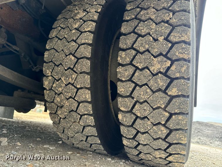 image for item EN5133 2008 GMC C4500 ambulance