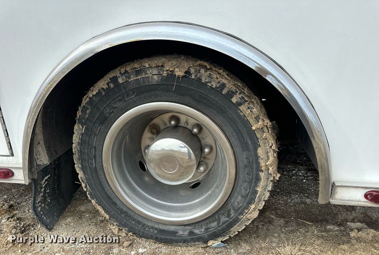 image for item EN5133 2008 GMC C4500 ambulance