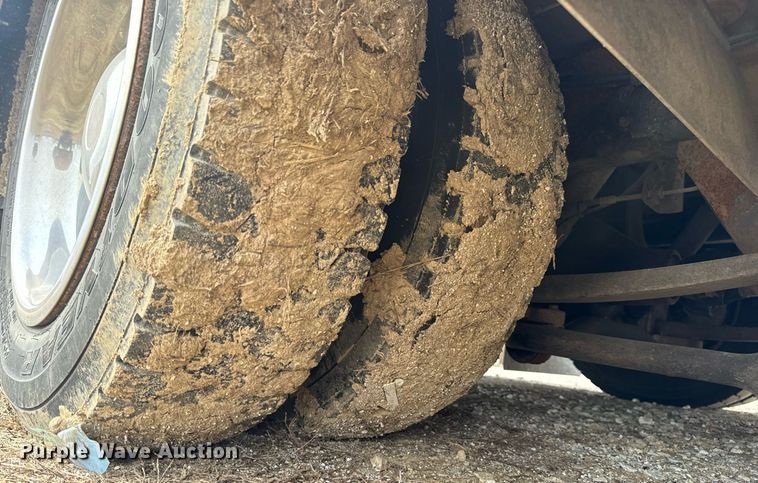 image for item EN5133 2008 GMC C4500 ambulance