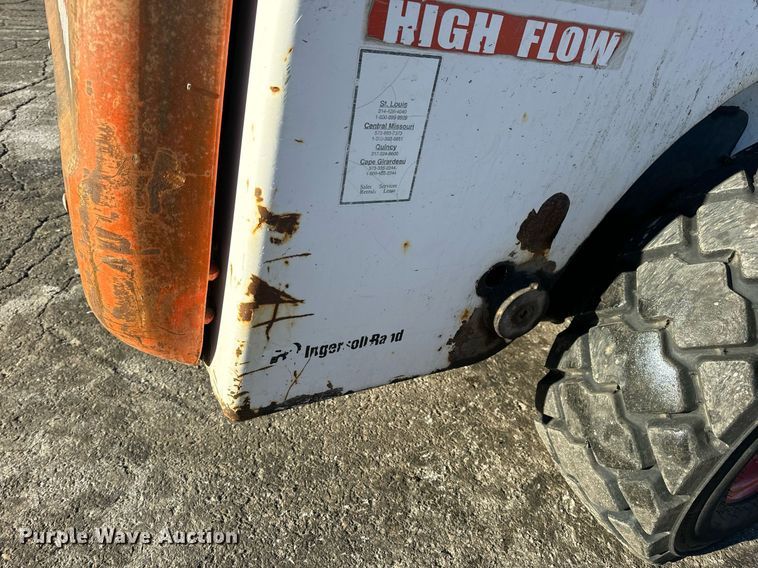 image for item EN5139 2005 Bobcat S300 skid steer loader