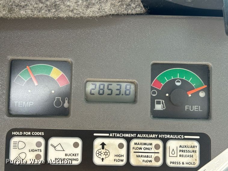 image for item EN5139 2005 Bobcat S300 skid steer loader