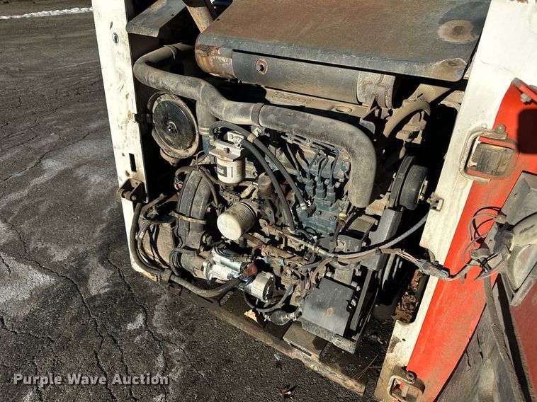 image for item EN5139 2005 Bobcat S300 skid steer loader