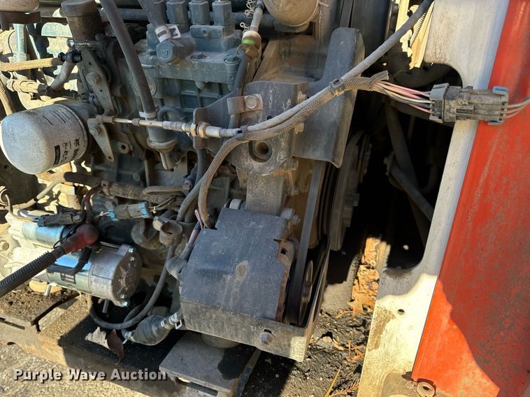 image for item EN5139 2005 Bobcat S300 skid steer loader