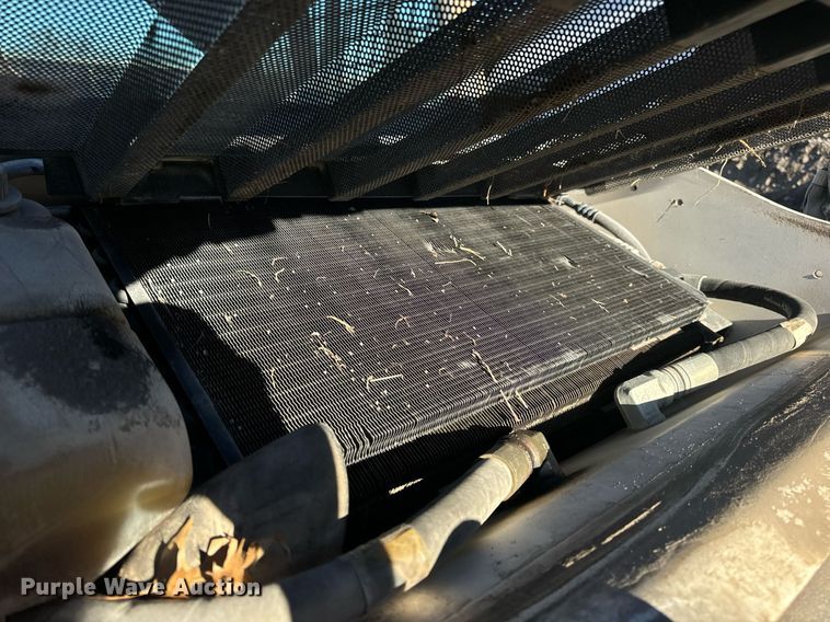 image for item EN5139 2005 Bobcat S300 skid steer loader