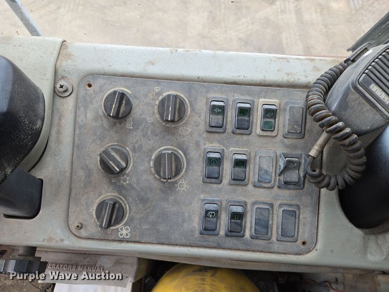 image for item EO0591 2000 Case 621C wheel loader