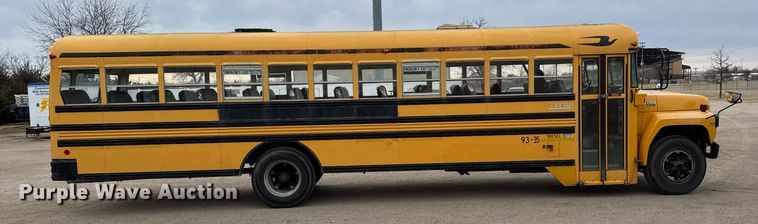 image for item EQ1001 1993 Ford B700 school bus