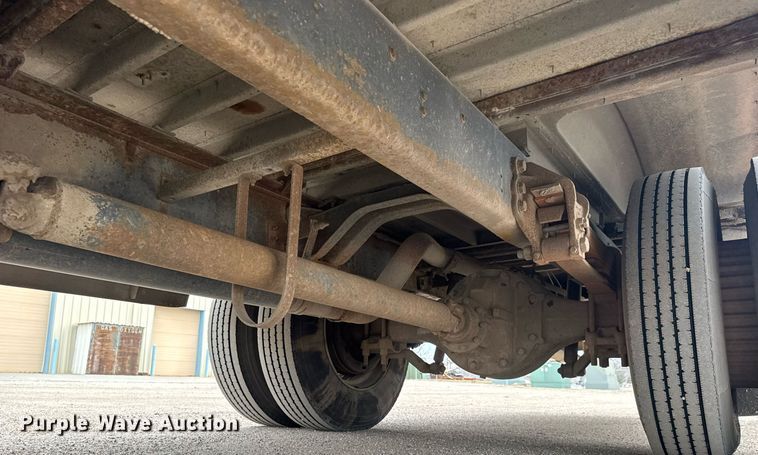 image for item EQ1001 1993 Ford B700 school bus