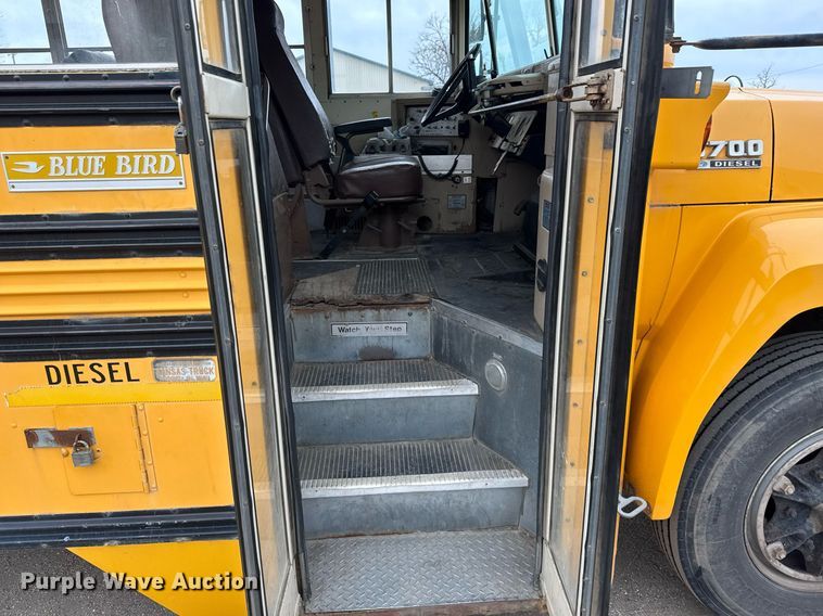 image for item EQ1001 1993 Ford B700 school bus