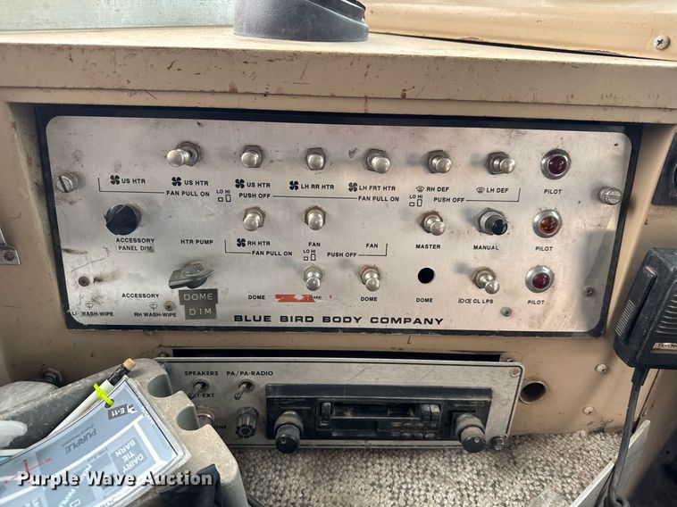 image for item EQ1001 1993 Ford B700 school bus