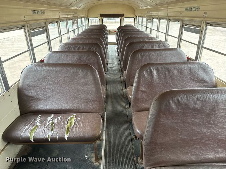 image for item EQ1001 1993 Ford B700 school bus