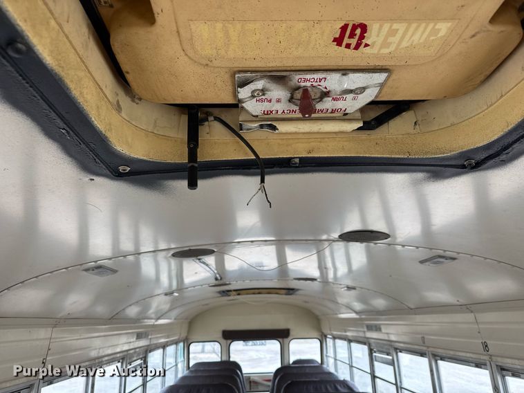 image for item EQ1001 1993 Ford B700 school bus