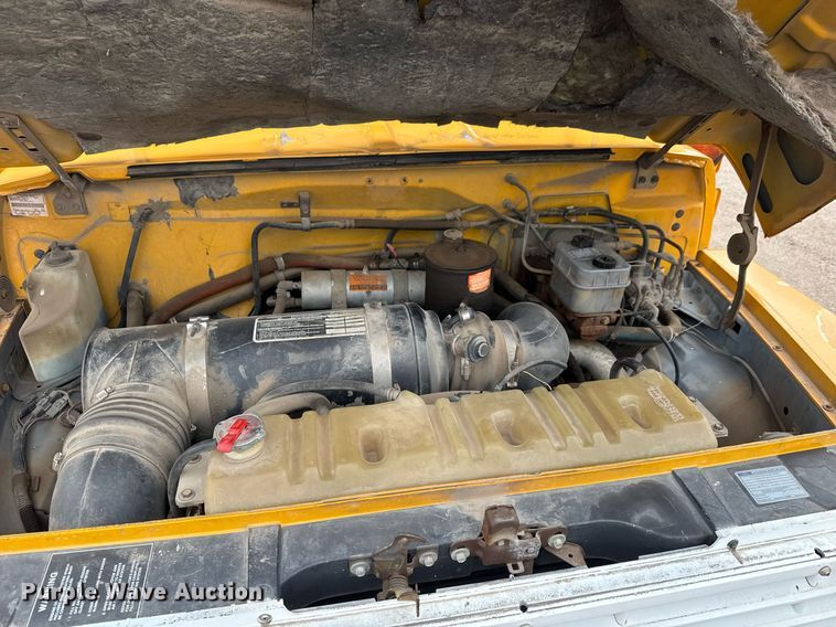 image for item EQ1001 1993 Ford B700 school bus