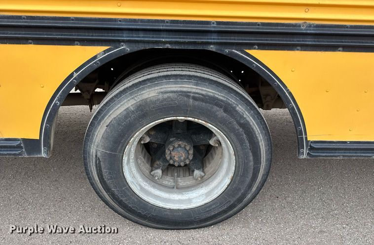 image for item EQ1001 1993 Ford B700 school bus