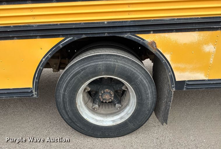 image for item EQ1001 1993 Ford B700 school bus
