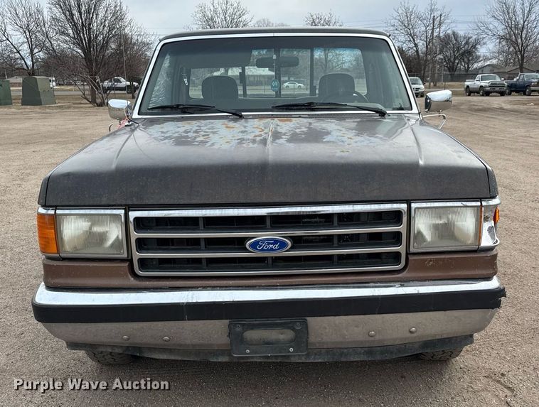 image for item EQ1003 1990 Ford F150 pickup truck