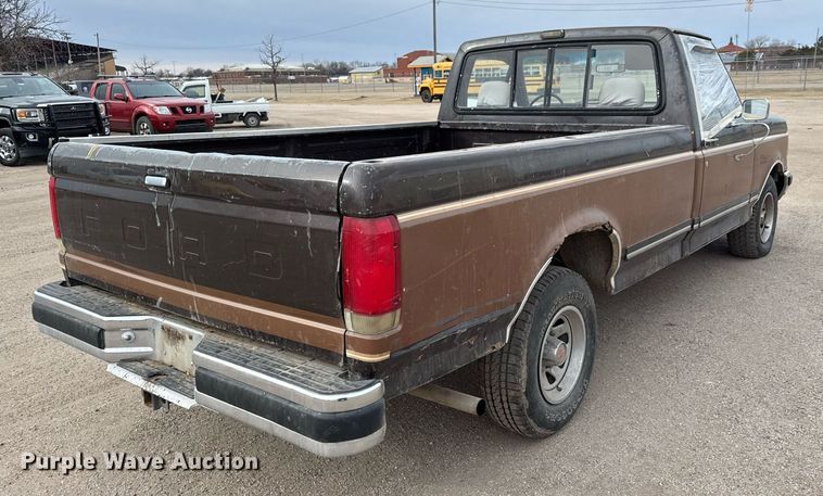 image for item EQ1003 1990 Ford F150 pickup truck