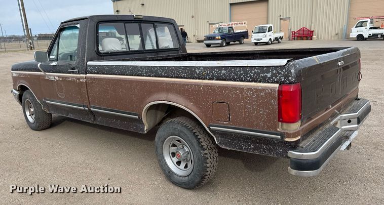 image for item EQ1003 1990 Ford F150 pickup truck