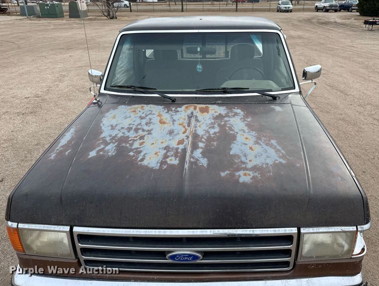 image for item EQ1003 1990 Ford F150 pickup truck