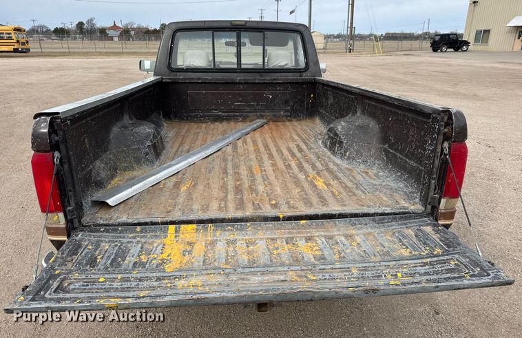 image for item EQ1003 1990 Ford F150 pickup truck