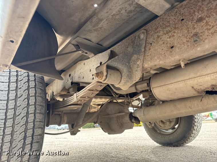 image for item EQ1003 1990 Ford F150 pickup truck