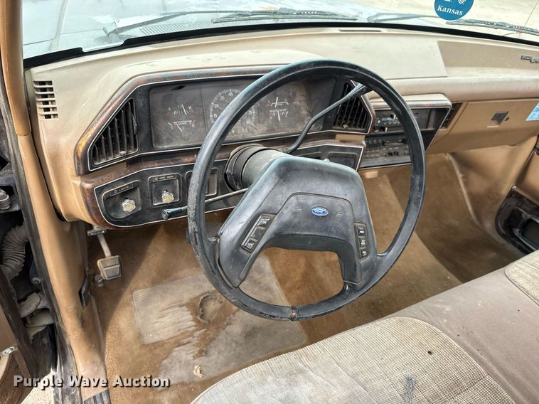 image for item EQ1003 1990 Ford F150 pickup truck