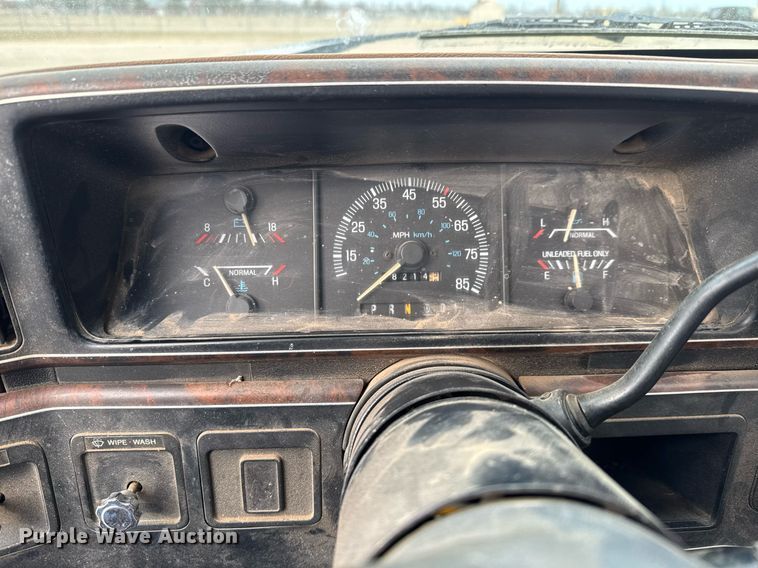 image for item EQ1003 1990 Ford F150 pickup truck