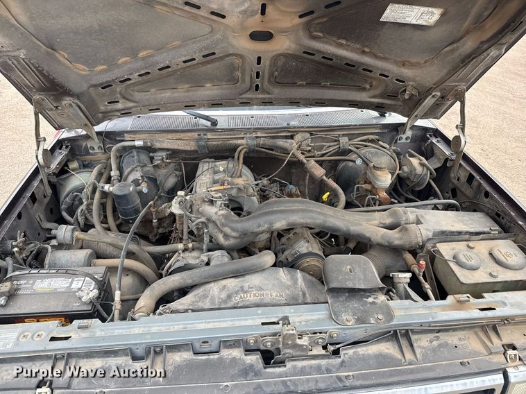 image for item EQ1003 1990 Ford F150 pickup truck