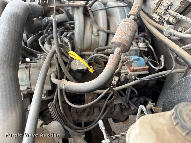 image for item EQ1003 1990 Ford F150 pickup truck