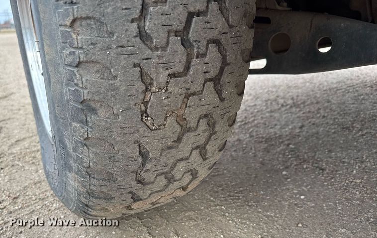 image for item EQ1003 1990 Ford F150 pickup truck