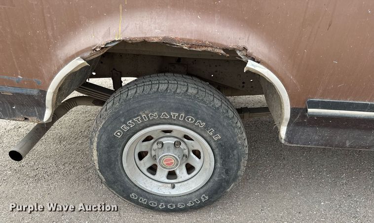 image for item EQ1003 1990 Ford F150 pickup truck