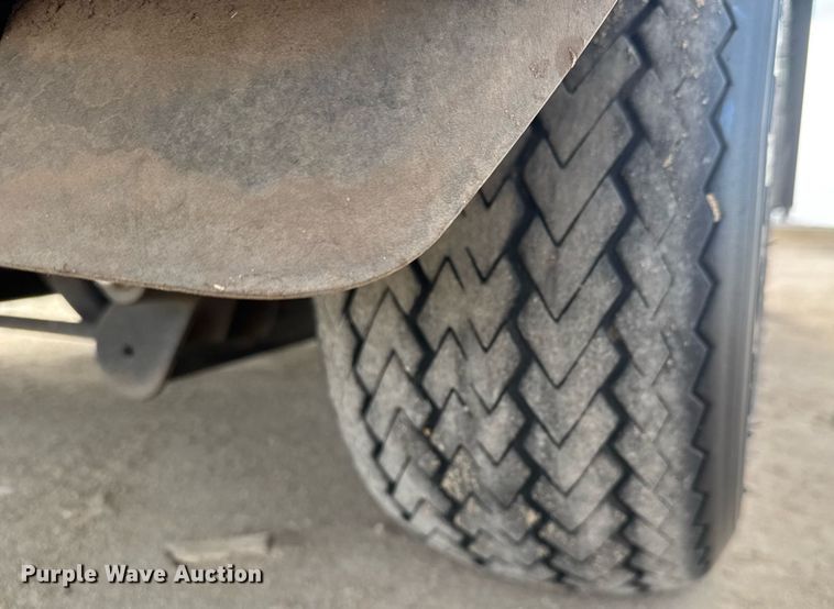 image for item EQ1015 2017 Yamaha Adventurer One golf cart