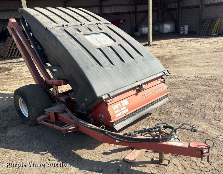 image for item EQ1016 2006 Toro Pro Sweep 5200 sweeper