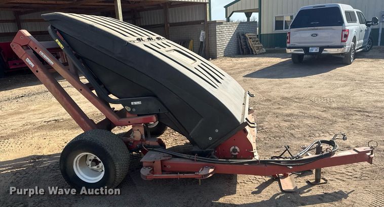 image for item EQ1016 2006 Toro Pro Sweep 5200 sweeper