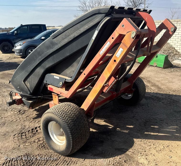 image for item EQ1016 2006 Toro Pro Sweep 5200 sweeper