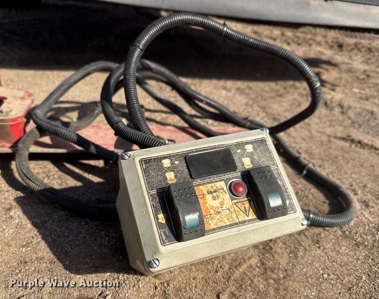 image for item EQ1016 2006 Toro Pro Sweep 5200 sweeper