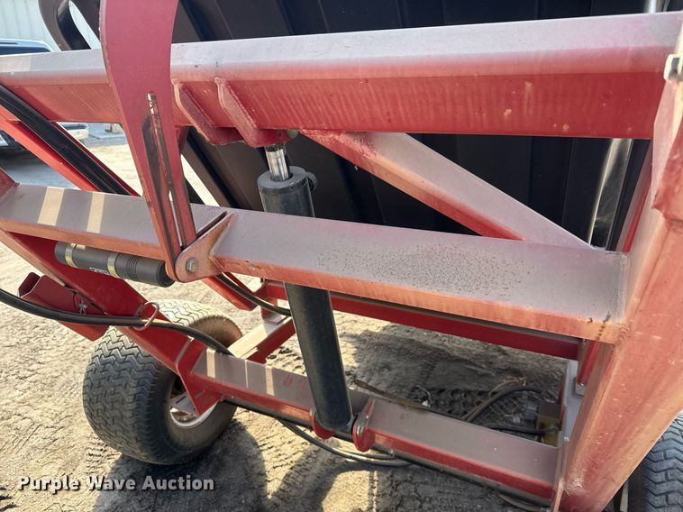 image for item EQ1016 2006 Toro Pro Sweep 5200 sweeper