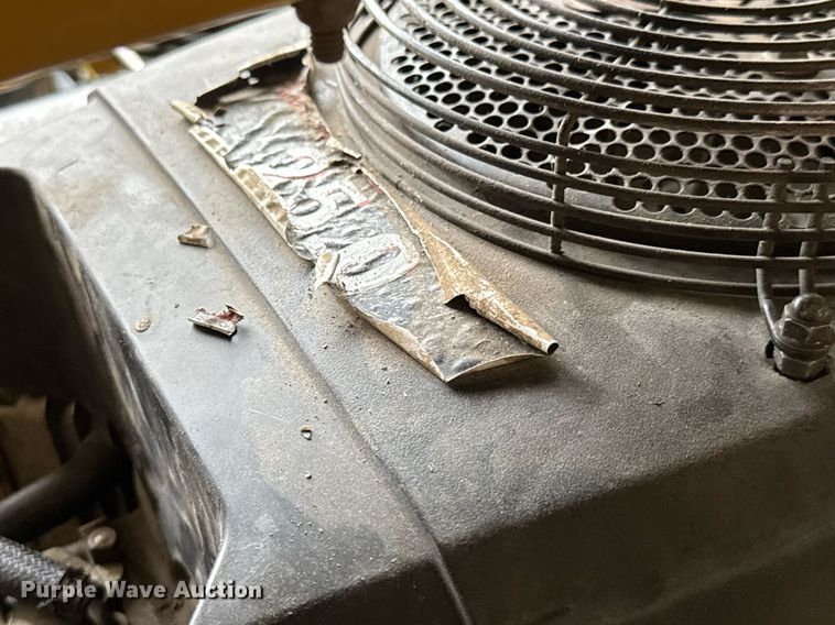 image for item EQ1136 2007 Hustler Super Z ZTR lawn mower